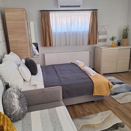Várfal apartman Eger Esterno foto