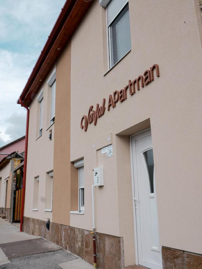 Várfal apartman Eger Esterno foto