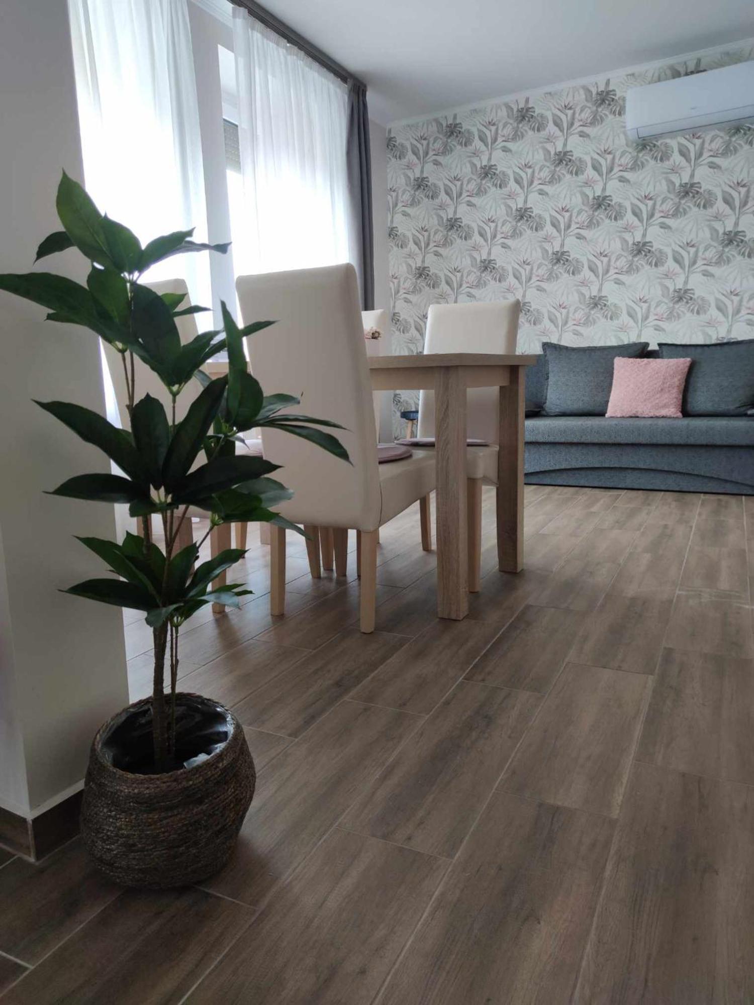 Várfal apartman Eger Esterno foto