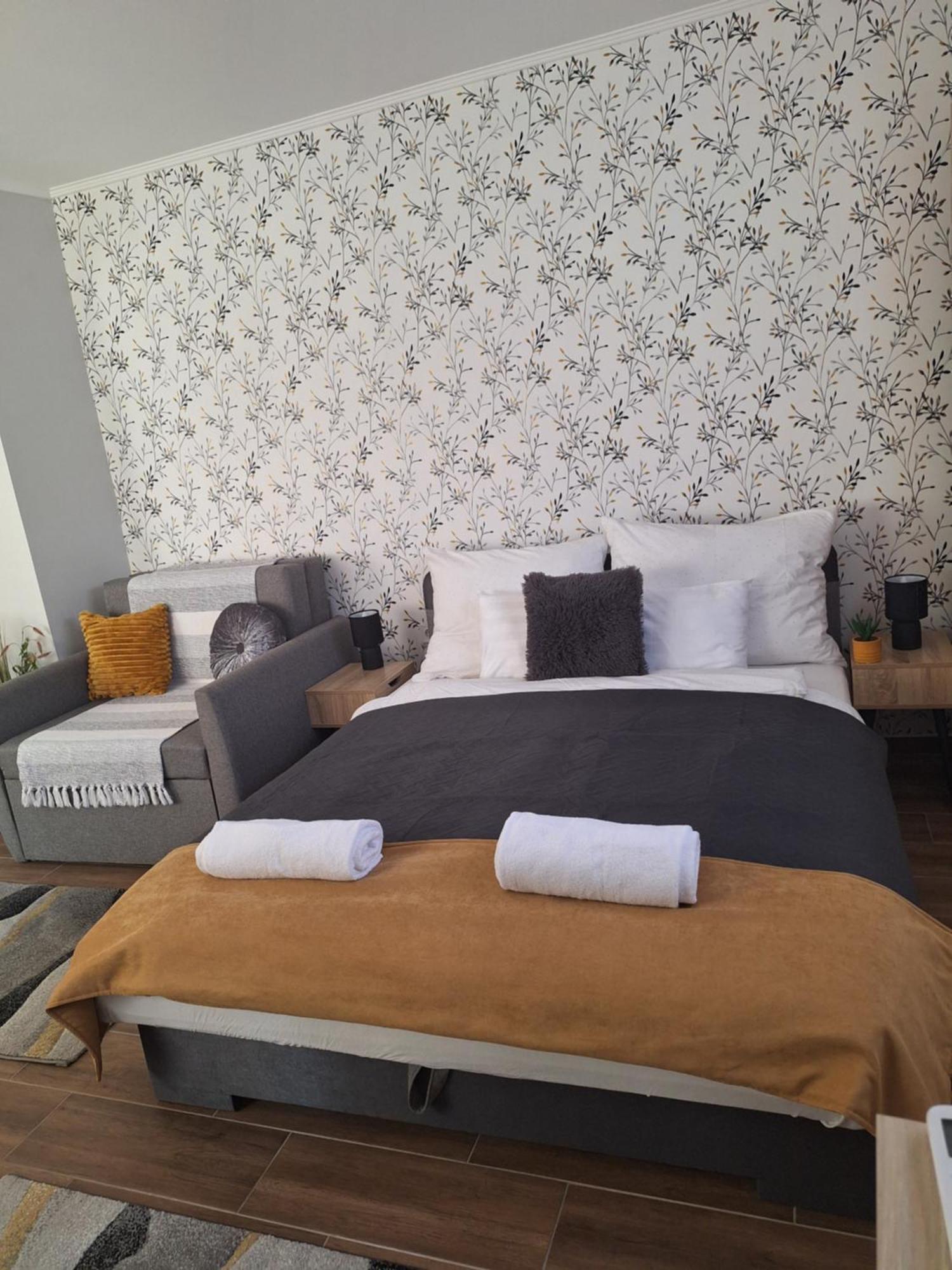 Várfal apartman Eger Esterno foto