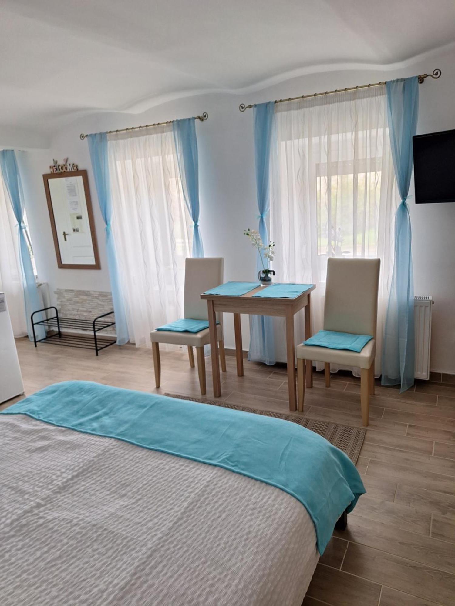 Várfal apartman Eger Esterno foto