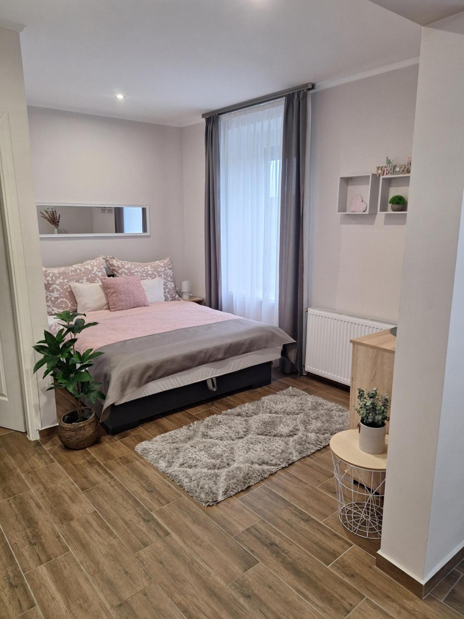 Várfal apartman Eger Camera foto
